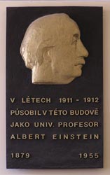 Plaketa Alberta Einsteina v Praze - otevr se v novm okn
